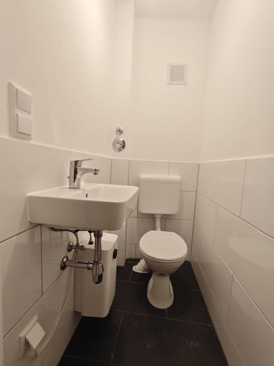 Vielseitig nutzbare Gewerbeflächen in St. Georg – frisch renoviert – Fläche 4 WC