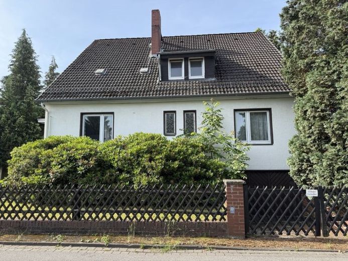Sanierungsbedürftiges EFH mit schönem Grundstück – Foto 1
