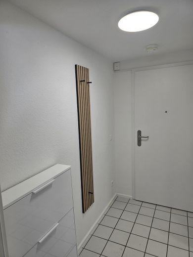Vollmöblierte Wohnung – Flur