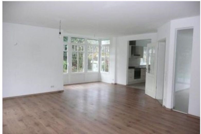 Wohnzimmer mit Küche