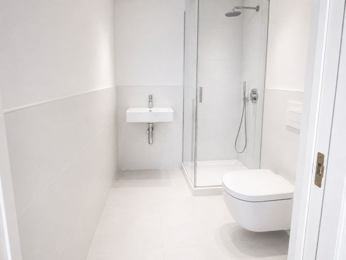 OPTIMALER GRUNDRISS - SCHÖNE 4-RAUM WOHNUNG – Gäste-WC