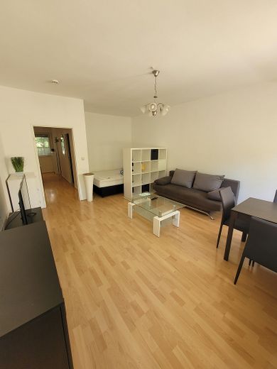 Bezugsfreie helle Wohnung mit Südwestloggia – Foto 11