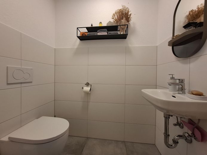 Zentrales Penthouse in Waiblingen mit großer Dachterrasse – Gäste-WC