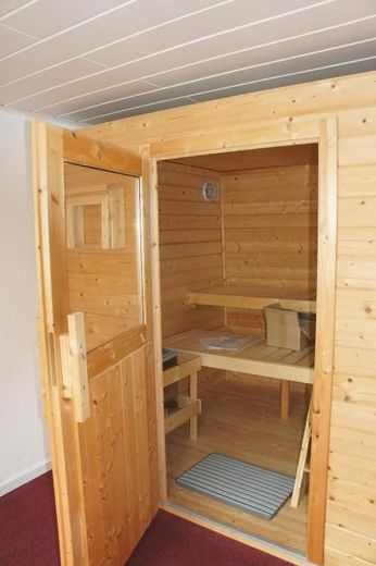 ** RENOVIERTES EINFAMILIENHAUS - IN RUHIGER LAGE IN SELBACH ** – Bild 8