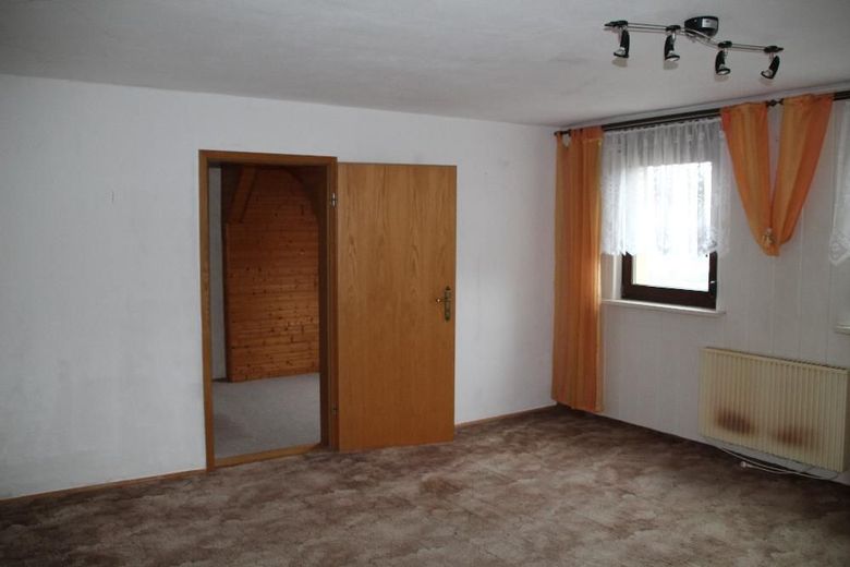 IMMOBILIE MIT POTENTIAL - 2-3-FAMILIEN-RH IN ELSTERBERG - PROV.-FREI – Bild 15