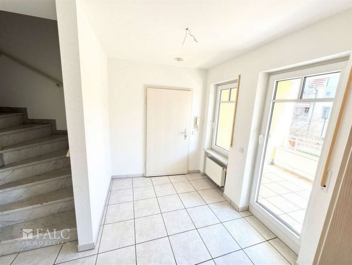 Lichtdurchflutete Maisonette-Wohnung mit zwei Balkonen in zentraler Lage von Wiesloch zu vermieten – Eingang