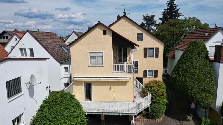 Provisionsfrei! Zweifamilienhaus, großer Sonnengarten – Ansicht Garten