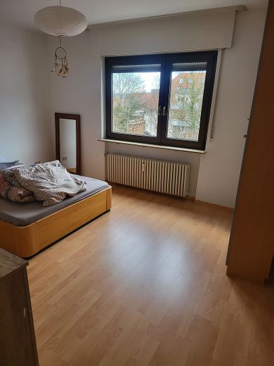 Gepflegtes 3-Familienhaus in Freiberg am Neckar – OG Schlafzimmer 1