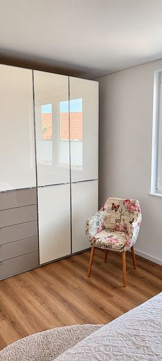 3-kamer-nieuwbouwwoning met lift & balkon – 4,0 % rendement, zonder makelaarscourtage – Schlafzimmer