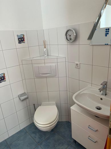 gepflegtes Reihenendhaus – Gäste-WC