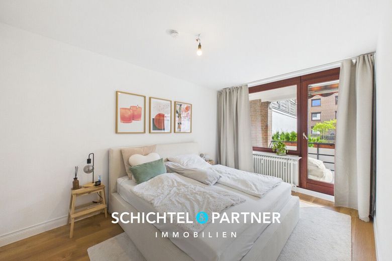Alte Neustadt | Renovierte 3-Zimmer-Wohnung mit Garage und Balkon – S&amp;P | Schlafzimmer