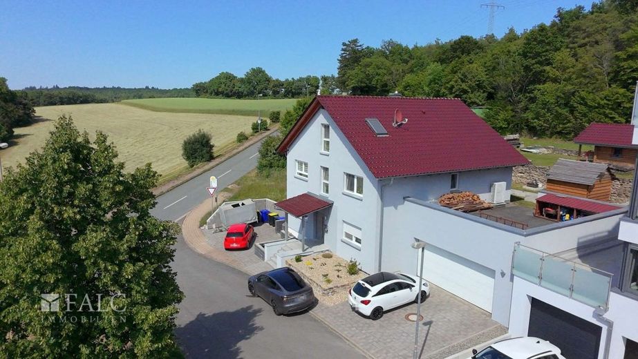 "Wohnen mit Weitblick: Einfamilienhaus mit großem Garten in traumhafter Lage" - FALC Immobilien HN – Ihr neues Zuhause!