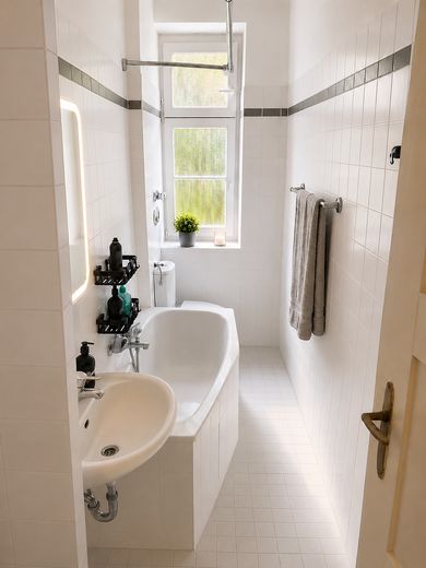 2,5 Zimmer Altbau, provisionsfrei! – Bad vorne