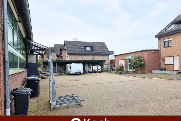 Baesweiler: 2 Hallen mit Wohnhaus und Nebengebäude