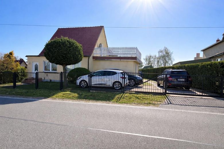 Stellplätze, Zufahrt