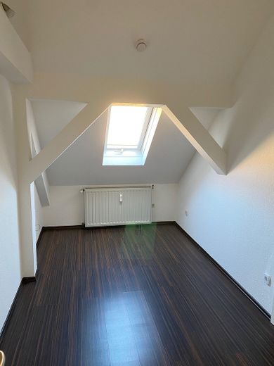 Lichtdurchflutete 3 Zimmer Dachgeschosswohnung – Foto 10