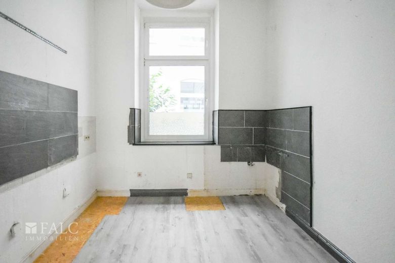 Erdgeschosswohnung - solide Basis mit guter Verkehrsanbindung – Küche