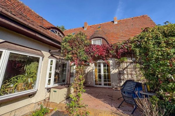 Encantadora vivienda con gran parcela y mucho potencial – rehabilitación o nueva construcción en Stahnsdorf