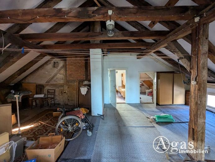 Schmuckstück im Dornröschenschlaf: Einfamilienhaus mit Einliegerwohnung + Nebengelass in Biesenthal – Ausbaupotential Zimmer Dachgeschoss