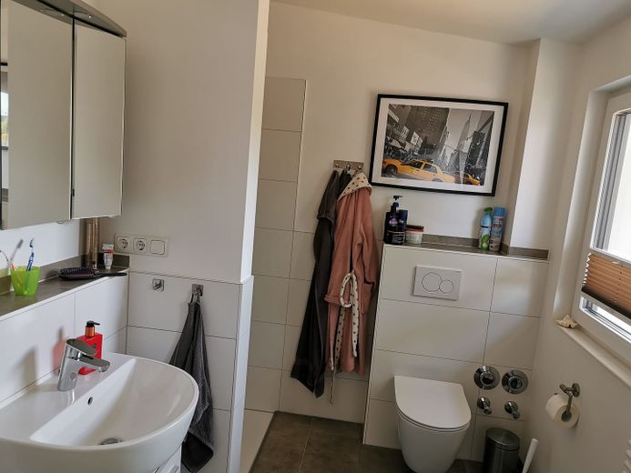 Traumhafte 2-Zi.-Penthousewohnung in Lütjensee ++große Dachterrasse++Stellplatz am Haus – Bad