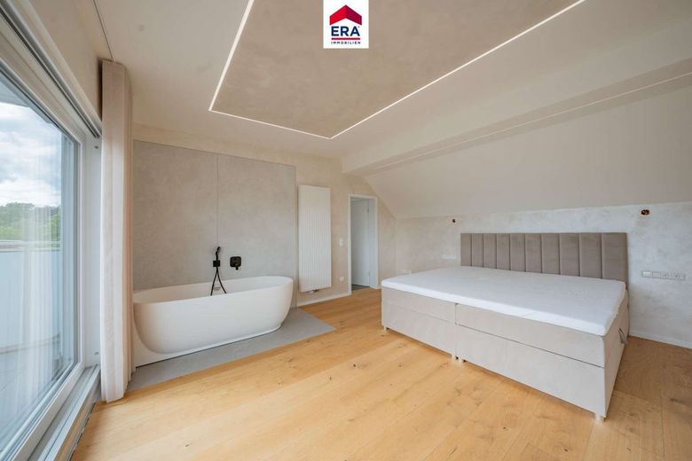 Modernisierte Maisonette-Wohnung im Herzen von Ludwigsburg – Schlafzimmer oben