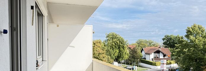 Leerstehende 2,5-Zimmer-Whg - 1A-Lage in Unterhaching, provisionsfrei & leichter Renovierungsbedarf – Südbalkon