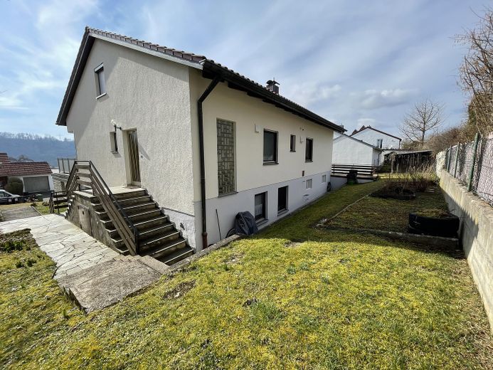 Ostseite mit Gartenfläche