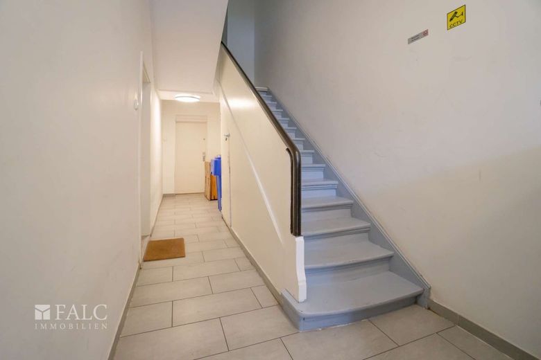 Mehrfamilienhaus mit 8 Einheiten - etabliertes Kurzvermietungskonzept – Treppenhaus