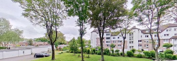 Sensazione di vacanza nella vita quotidiana: appartamento di 94m² con loggia esposta a sud e piscina interna nel cuore di Alt-Marl!