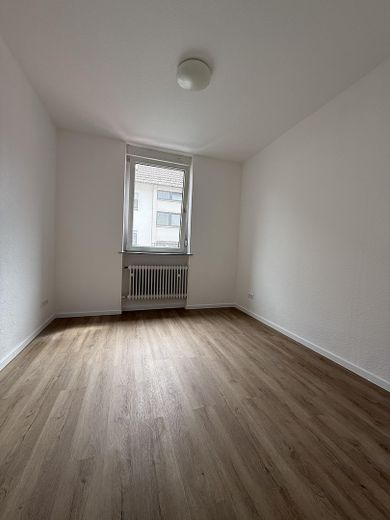 Erstbezug nach Kernsanierung – Moderne 3-Zimmer-Wohnung in Blankenloch – Schlafzimmer