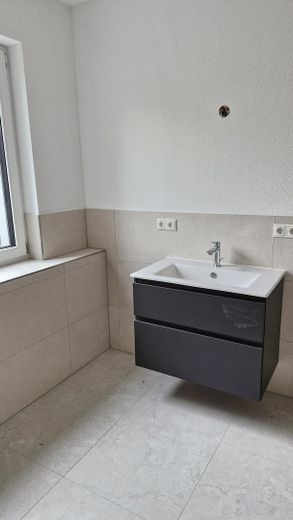 Badezimmer 1 mit Waschbecken