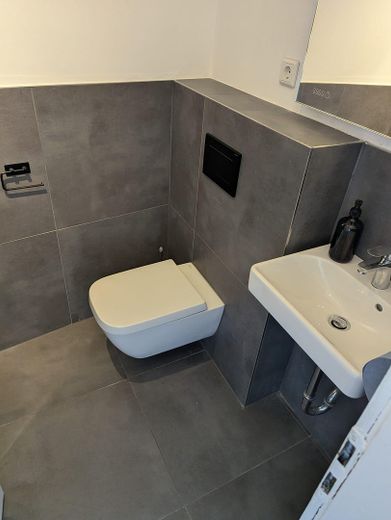 Komplett-Wohnung oder einzelne WG-Zimmer, zentral gelegen! – Foto 6