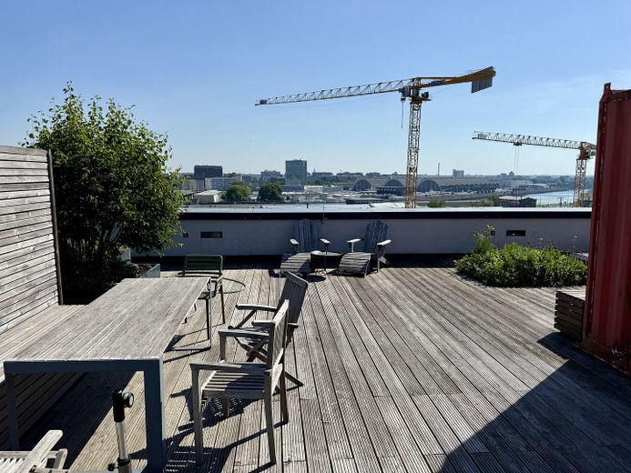 Elegante appartamento di quattro locali, con balcone e terrazza privata a HafenCity, Amburgo – Gemeinschafts Dachterrasse