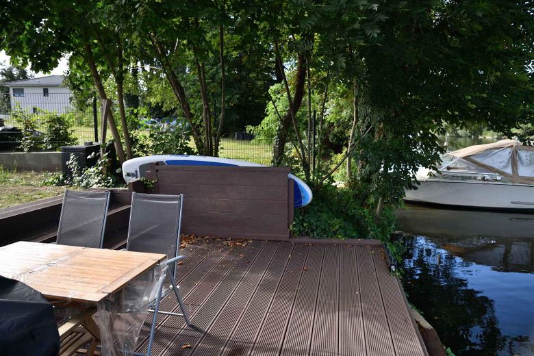 Terreno edificabile con accesso al lago e pontile – Foto 19