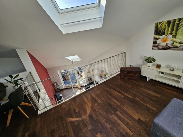 4. OG Galerie Blick zu Balkon