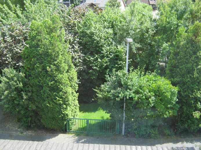 Wohnung in eigenem Haus – Ausblick zum Garten