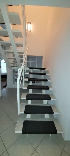 Grosszügiges Architektenhaus in reizvoller Lage von Schwerin – Treppe