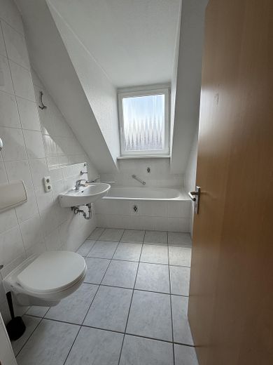 stilvolle 2-Zimmer-DG-Wohnung mit beeindruckender Raumhöhe - zentral in Mz-Kastel, von privat – Foto 19