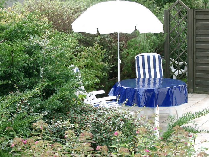 Ferienwohnung Prerow/Darß, 60m², 3 Zimmer, parterre, Südterrasse, PKW-Stellplatz – Terrasse