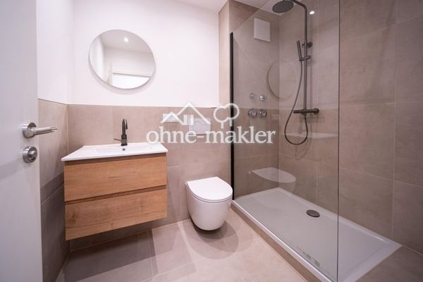 Erstbezug nach Sanierung: Helle 3-Zimmer-Wohnung mit Südbalkon nahe Rheinufer & Schlosspark