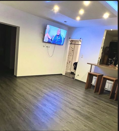 Schöne Vierzimmerwohnung mit Balkon in grün zu verkaufen – Foto 4