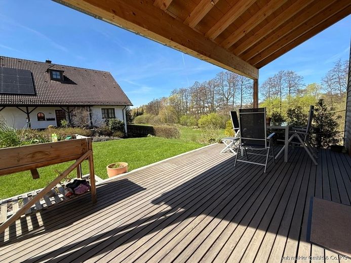 Exklusives, neuwertiges Einfamilienhaus in Hof mit  Südwest-Terrasse, Garagenanlage und Sauna – VUB0002352-17
