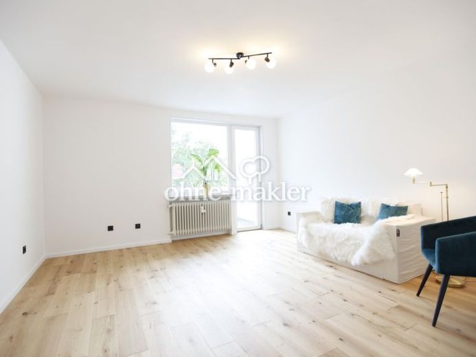 MODERN 2-ROOM APARTMENT WITH BALCONY + GARAGE – Photo 1