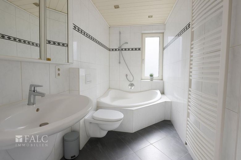 Einziehen, abgrenzen, wohlfühlen - Bungalow mit Charakter – Badezimmer