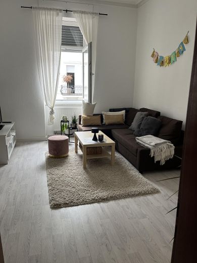 Kaiserslautern Merkezinde Aydınlık 2 Odalı Daire – Zimmer 1