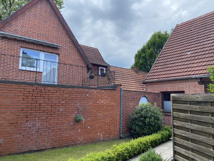 Blick auf Haus 2 aus Garten H3