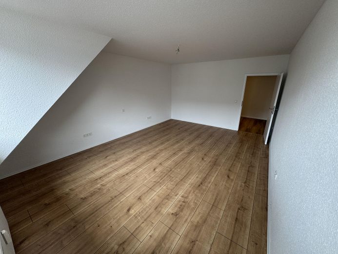 Helle und frisch sanierte 3 Zimmer Wohnung – Schlafzimmer
