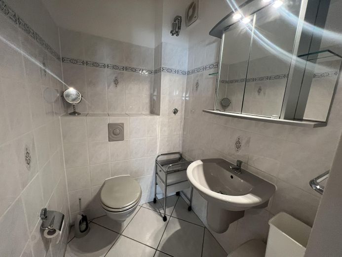 Traumhafte 4 Zimmer Wohnung mit unverbautem Blick – Gäste WC