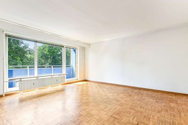 Gestalten Sie Ihr neues Zuhause – gut geschnittene 3,5-Zimmer-Wohnung mit Loggia in Hamburg-Lokstedt