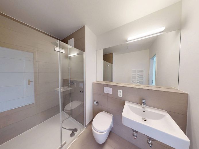 Geräumige 2-Zimmer-Wohnung mit EBK und 2 BALKONEN im Neubauquartier 'Ferdinand's Garden' – Ansicht II: Badezimmer